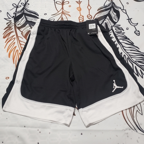 Jordan | Kid’s Shorts Black - Picture 3 of 3